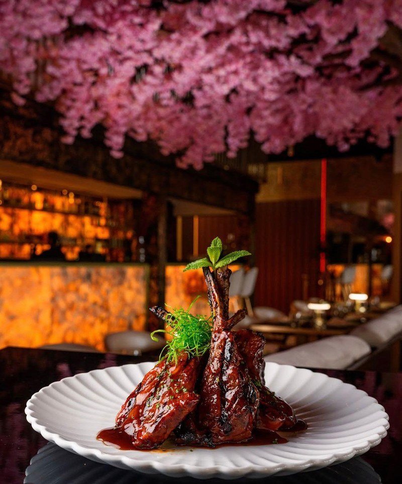 Glazed lamb chops
